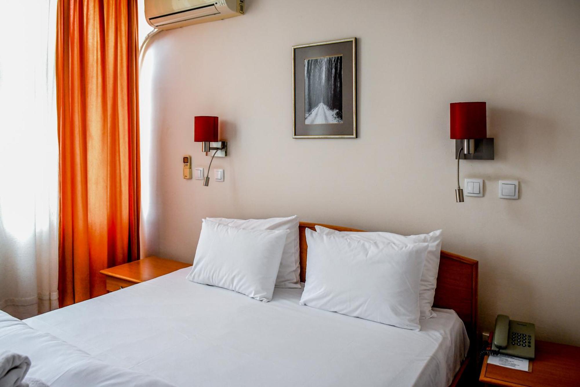 Hotel Fontana Бачка-Паланка Экстерьер фото